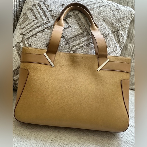 Authentic Gucci leather tote bag with handles. - Picture 10 of 10